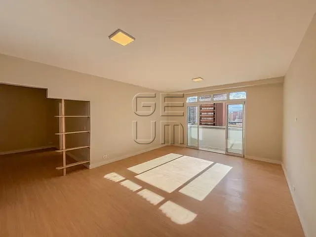 Apartamento com 220m² 3 quartos e 5 banheiros, à venda, no bairro Centro em Londrina