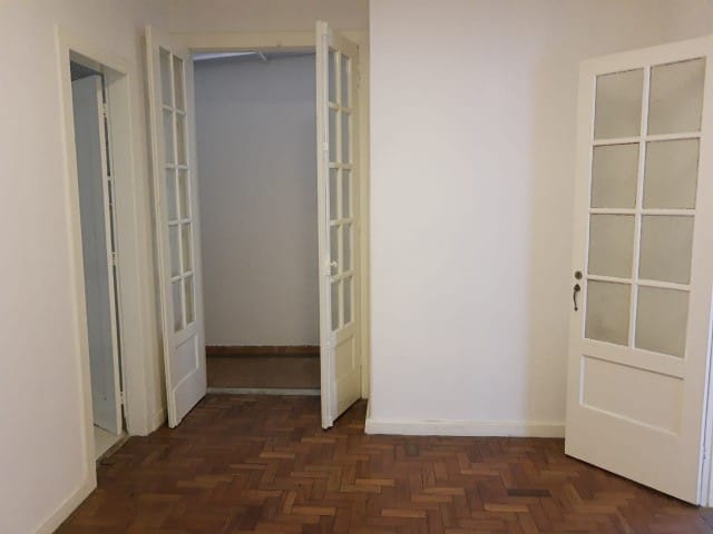 Apartamento 2 quartos e 1 banheiro, para alugar, no bairro Centro em Petrópolis