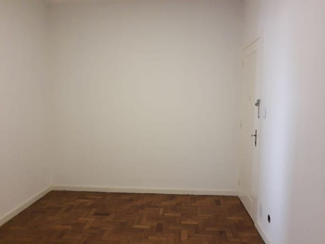 Apartamento 2 quartos e 1 banheiro, para alugar, no bairro Centro em Petrópolis
