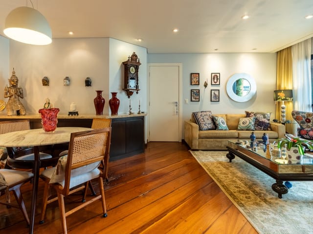 Foto do Apartamento - Apartamento tipo para venda em Moema com 4 quartos, sendo 3 suítes, 141m² | Lares e Andares Imóveis