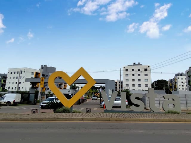 Apartamento à Venda no Condomínio Vista Uvaranas – 2 Quartos (1 Suíte), Sacada com Churrasqueira