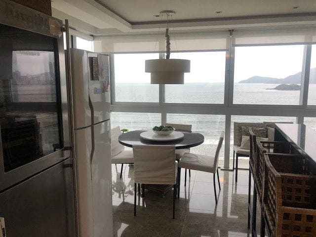 Apartamento com 410m² 4 quartos e 4 banheiros, à venda ou para alugar, no bairro Centro em Balneário Camboriú