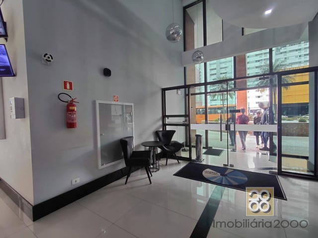 Apartamento 1 quarto e 1 banheiro, para alugar, no bairro Centro em Curitiba