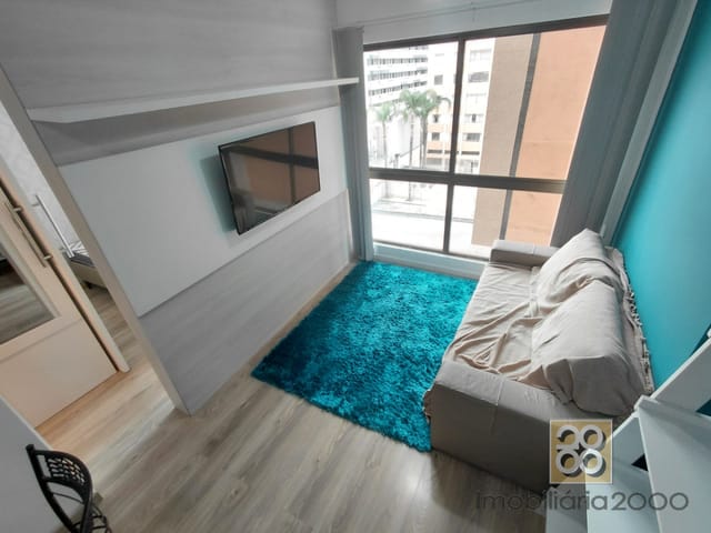 Apartamento 1 quarto e 1 banheiro, para alugar, no bairro Centro em Curitiba