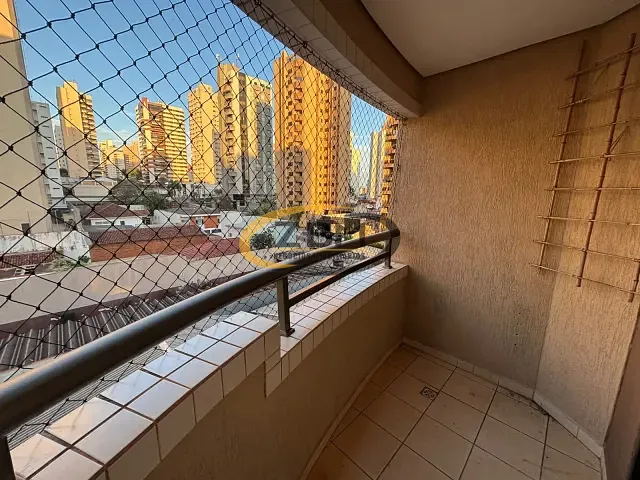 Apartamento 3 quartos e 3 banheiros, para alugar, no bairro Centro em Londrina