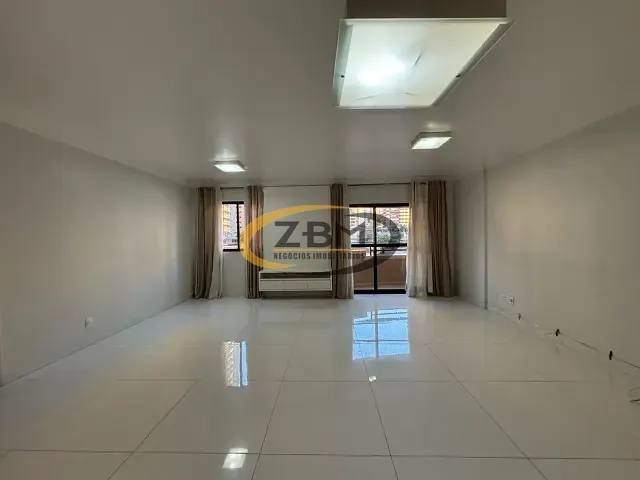 Apartamento 3 quartos e 3 banheiros, para alugar, no bairro Centro em Londrina