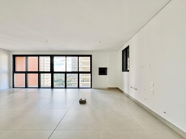 Apartamento com 241m² 3 quartos e 4 banheiros, à venda, no bairro Gleba Fazenda Palhano em Londrina