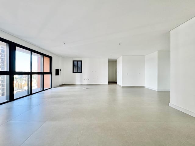Apartamento com 241m² 3 quartos e 4 banheiros, à venda, no bairro Gleba Fazenda Palhano em Londrina