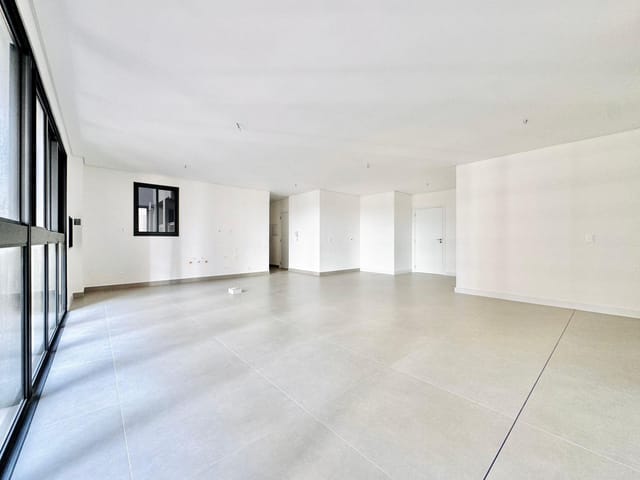 Apartamento com 241m² 3 quartos e 4 banheiros, à venda, no bairro Gleba Fazenda Palhano em Londrina