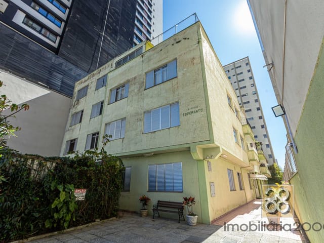 Apartamento 3 quartos e 2 banheiros, à venda, no bairro Centro em Curitiba