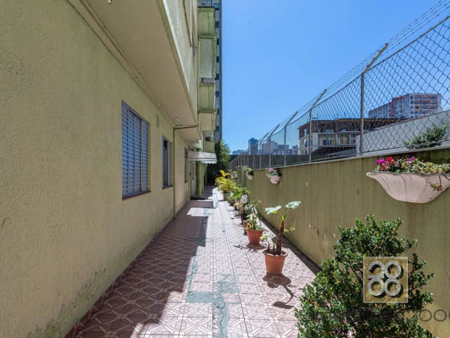 Apartamento 3 quartos e 2 banheiros, à venda, no bairro Centro em Curitiba