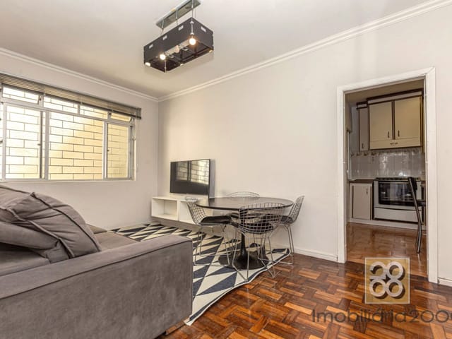Apartamento 3 quartos e 2 banheiros, à venda, no bairro Centro em Curitiba