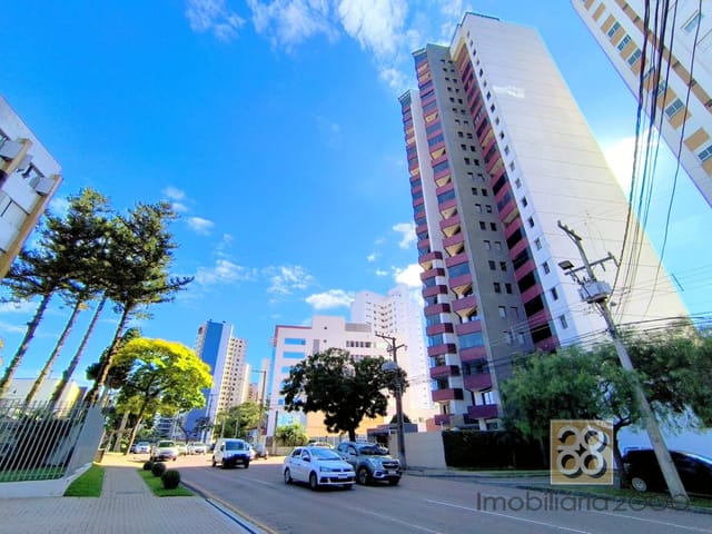 Apartamento 3 quartos e 3 banheiros, para alugar, no bairro Água Verde em Curitiba