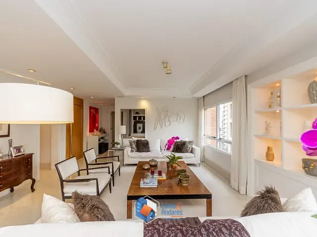 Apartamento com 243m² 3 quartos e 5 banheiros, à venda, no bairro Moema em São Paulo