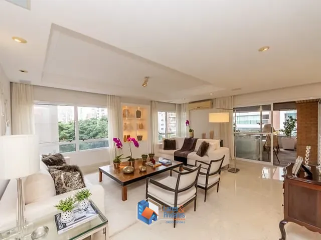 Apartamento com 243m² 3 quartos e 5 banheiros, à venda, no bairro Moema em São Paulo