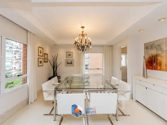 Apartamento com 243m² 3 quartos e 5 banheiros, à venda, no bairro Moema em São Paulo