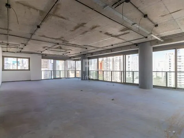 Apartamento 3 quartos e 6 banheiros, à venda, no bairro Vila Nova Conceição em São Paulo