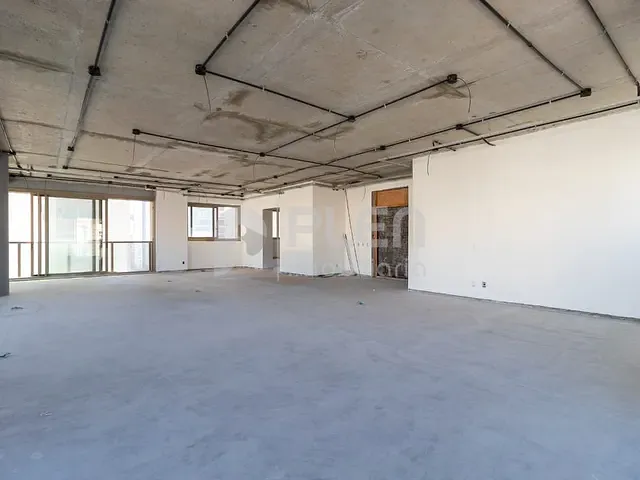 Apartamento 3 quartos e 6 banheiros, à venda, no bairro Vila Nova Conceição em São Paulo