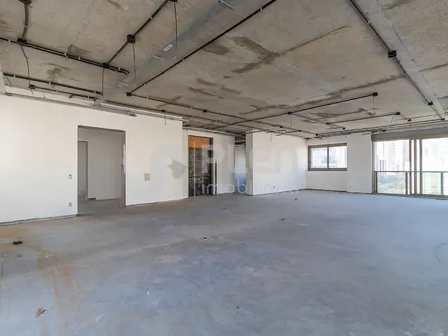 Apartamento 3 quartos e 6 banheiros, à venda, no bairro Vila Nova Conceição em São Paulo