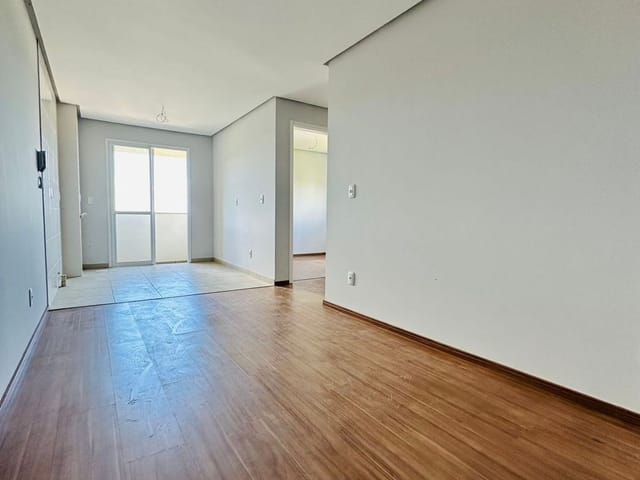 Apartamento 2 quartos e 1 banheiro, à venda, no bairro Nossa Senhora das Graças em Caxias do Sul