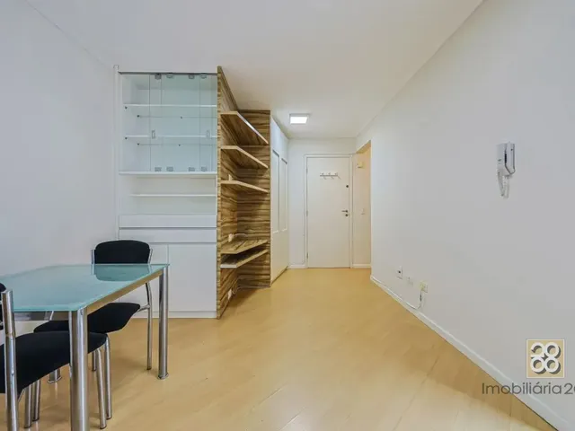 Apartamento 2 quartos e 1 banheiro, à venda, no bairro Água Verde em Curitiba