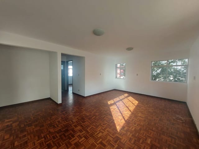 Apartamento para locação com 2 quartos, sala ampla, cozinha com armários no Centro, 75 m² - Ponta Grossa, PR