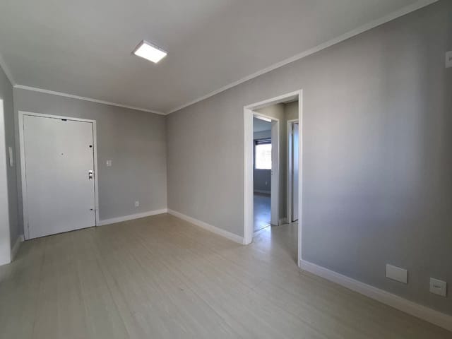 Apartamento 2 quartos e 2 banheiros, à venda, no bairro Azenha em Porto Alegre