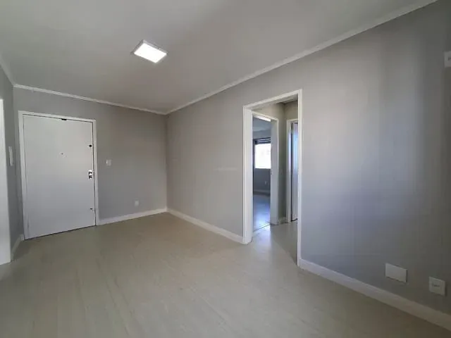 Apartamento 2 quartos e 2 banheiros, à venda, no bairro Azenha em Porto Alegre