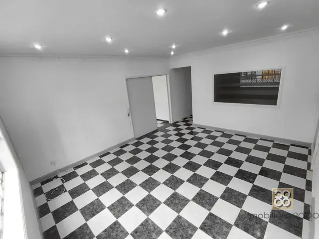 Apartamento 3 quartos e 2 banheiros, para alugar, no bairro Centro em Curitiba