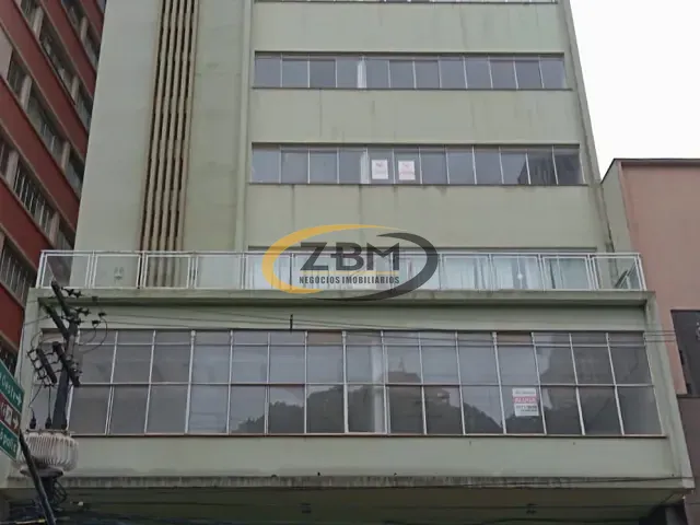 Apartamento com 246m² 3 quartos e 2 banheiros, para alugar, no bairro Centro em Londrina