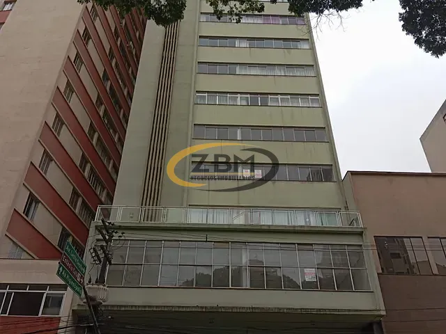 Apartamento com 246m² 3 quartos e 2 banheiros, para alugar, no bairro Centro em Londrina