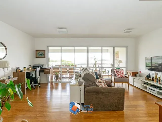 Apartamento com 160m² 3 quartos e 5 banheiros, à venda, no bairro Santo Amaro em São Paulo