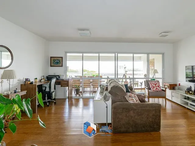 Apartamento com 160m² 3 quartos e 5 banheiros, à venda, no bairro Santo Amaro em São Paulo