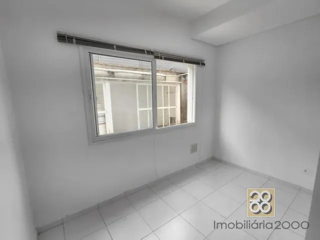 Apartamento 1 quarto e 1 banheiro, para alugar, no bairro São Francisco em Curitiba