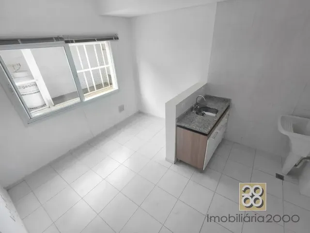 Apartamento 1 quarto e 1 banheiro, para alugar, no bairro São Francisco em Curitiba