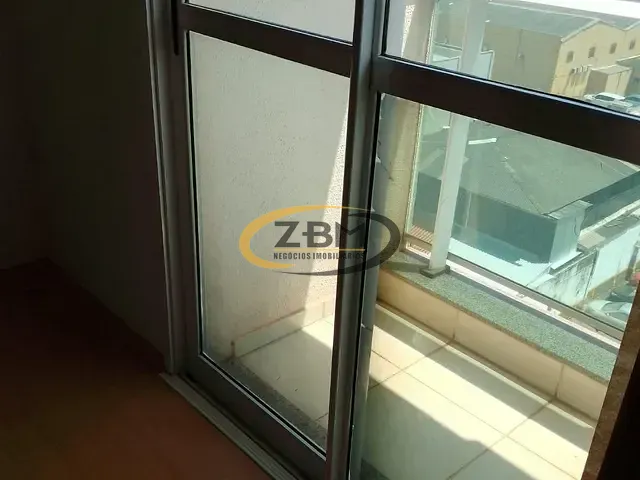 Apartamento 2 quartos e 1 banheiro, para alugar, no bairro Centro em Londrina