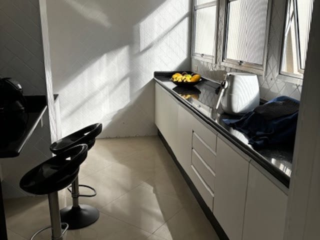 Foto do Apartamento - Apartamento tipo para venda em Astúrias com 4 quartos, sendo 2 suítes, 150m² | Lares e Andares Imóveis