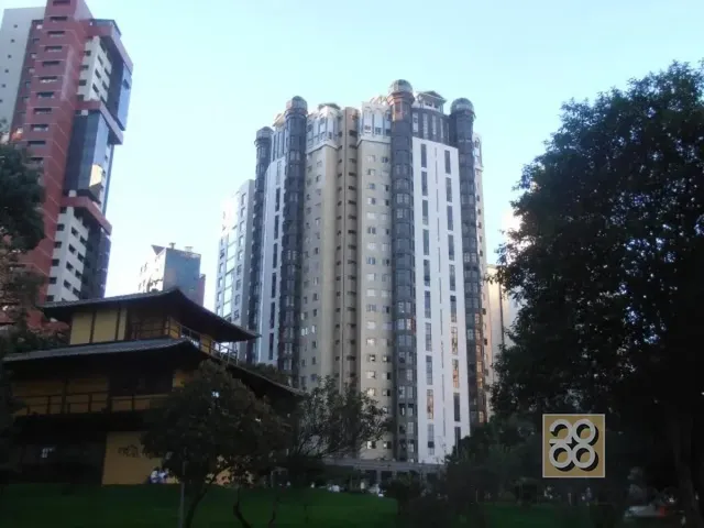 Apartamento à venda, no bairro Batel em Curitiba