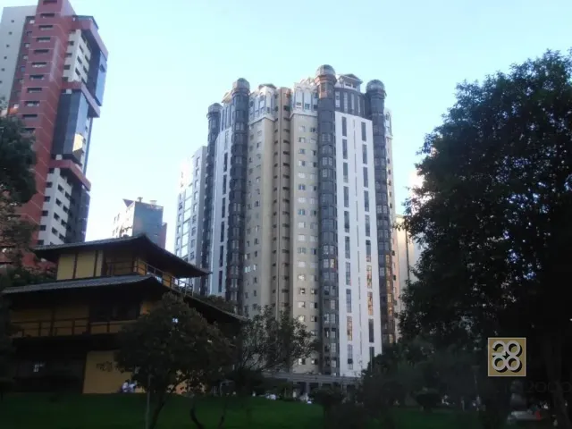 Apartamento 2 quartos e 3 banheiros, à venda, no bairro Batel em Curitiba