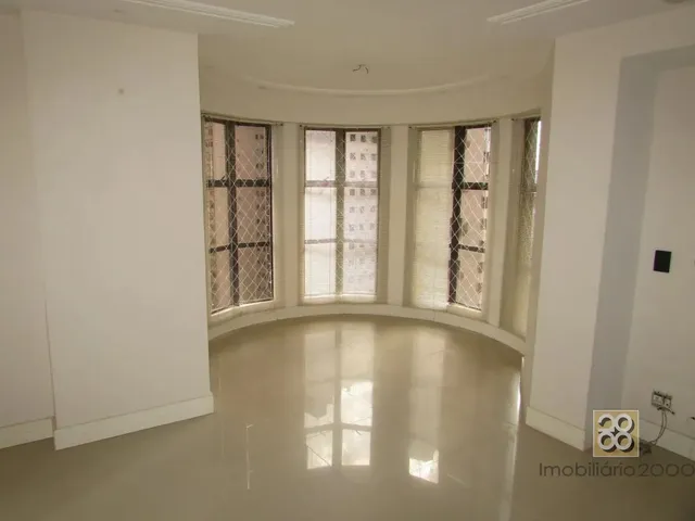 Apartamento 2 quartos e 3 banheiros, à venda, no bairro Batel em Curitiba