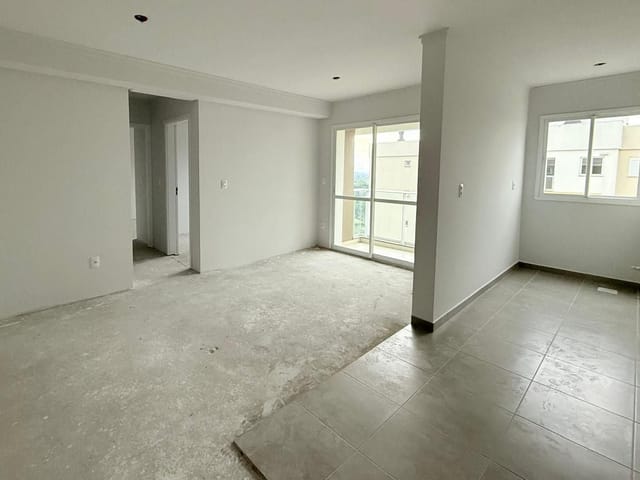 Apartamento 2 quartos e 1 banheiro, à venda, no bairro Panazzolo em Caxias do Sul