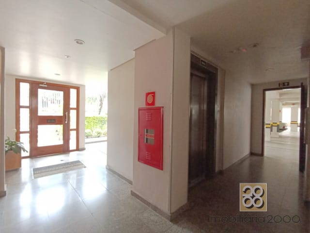 Apartamento 2 quartos e 1 banheiro, para alugar, no bairro Água Verde em Curitiba