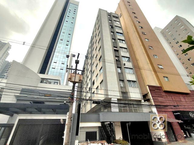 Apartamento 1 quarto e 1 banheiro, para alugar, no bairro Centro em Curitiba