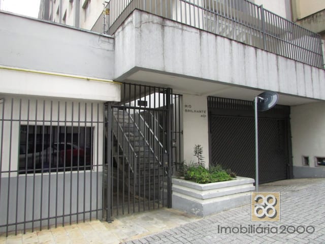 Apartamento 1 quarto e 1 banheiro, para alugar, no bairro Centro em Curitiba