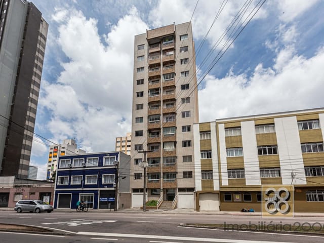 Apartamento 1 quarto e 1 banheiro, à venda, no bairro Centro em Curitiba