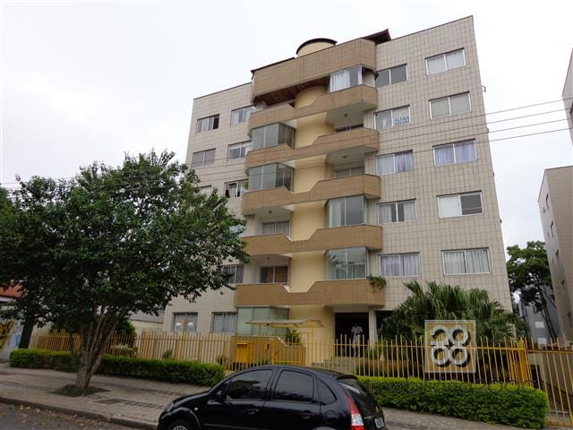 Apartamento 3 quartos e 3 banheiros, para alugar, no bairro Ahú em Curitiba
