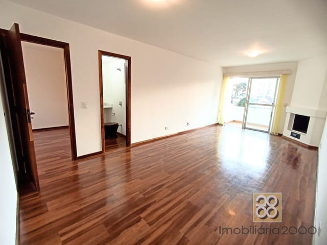 Apartamento 3 quartos e 3 banheiros, para alugar, no bairro Ahú em Curitiba