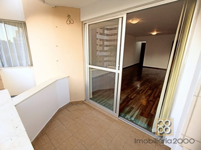 Apartamento 3 quartos e 3 banheiros, para alugar, no bairro Ahú em Curitiba