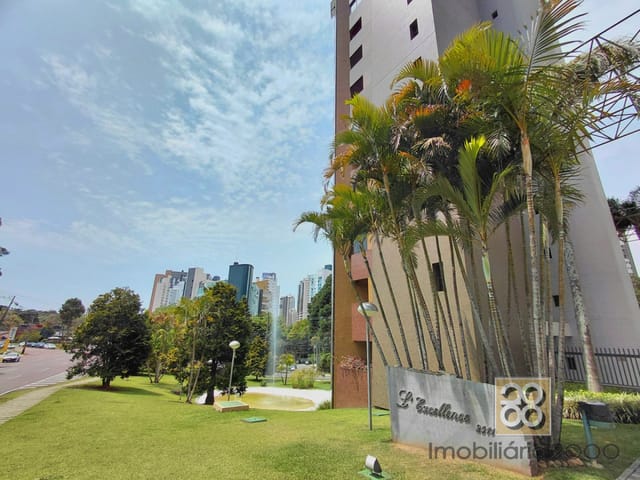 Apartamento 3 quartos e 3 banheiros, para alugar, no bairro Mossunguê em Curitiba