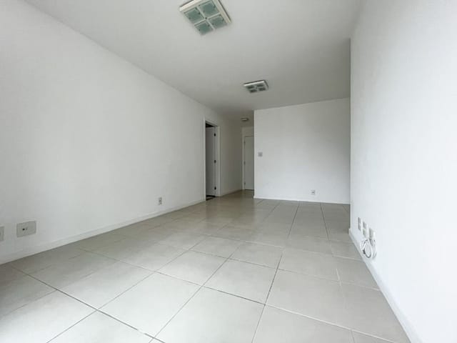 Foto do Apartamento - Apartamento em Santa Rosa com 2 quartos, varanda e lazer
| SelfSpin
